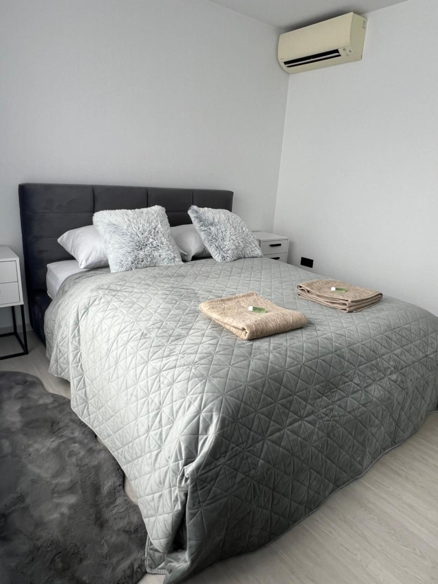 Skau Piano Family & Business Apartment Free Parking Bratislava Exterior photo